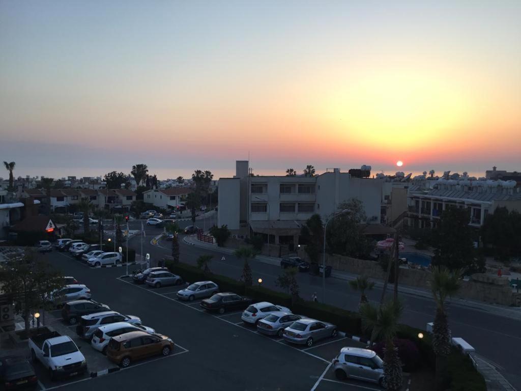 דירות Paphos Sunset Seaview Studio מראה חיצוני תמונה